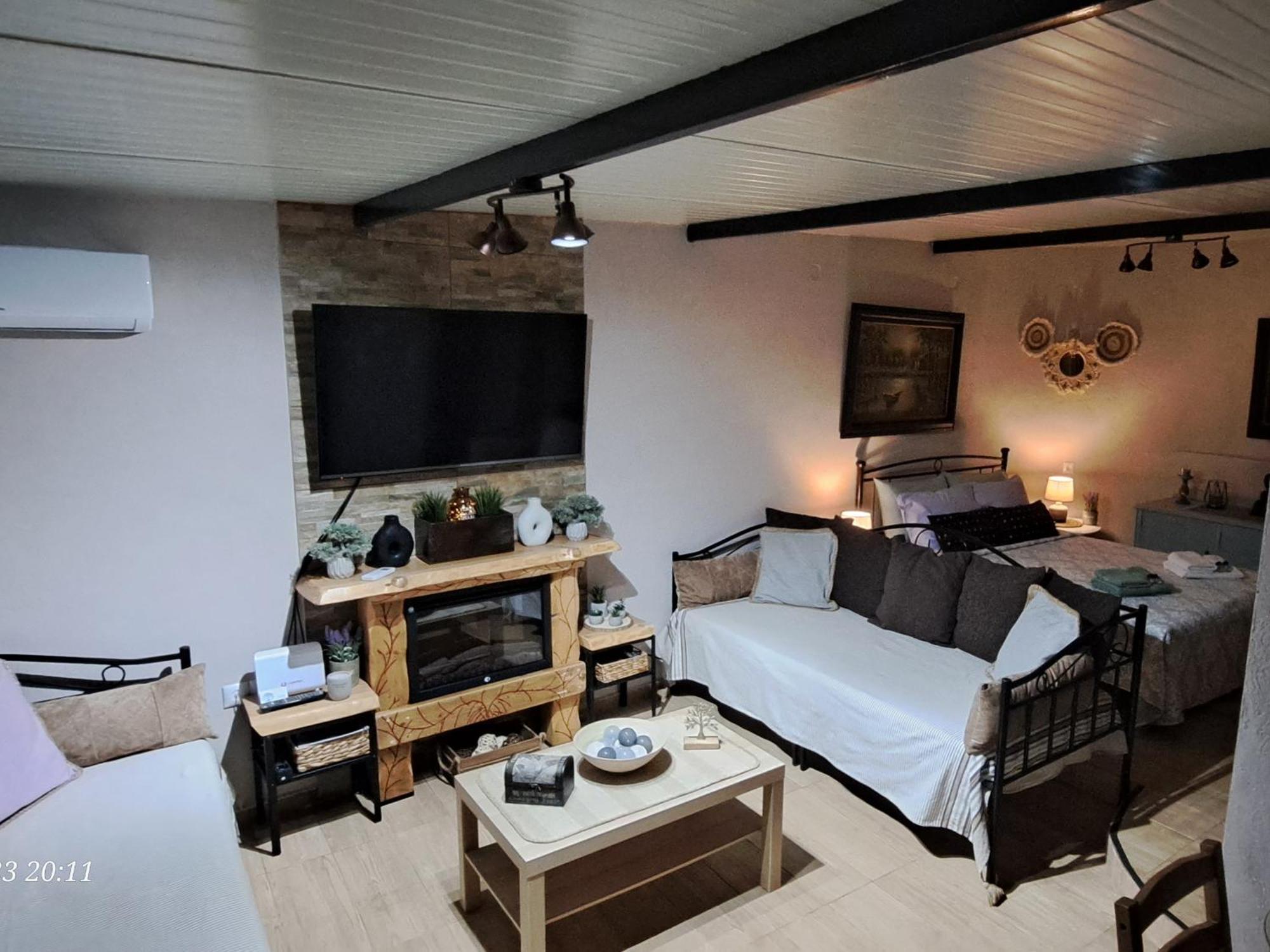 Zoe Garden Apartment *